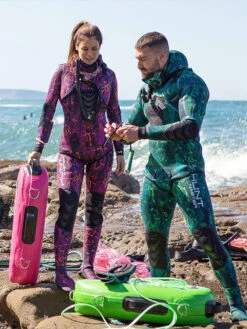 Huntmaster Burnum Huntsman 5mm Wetsuit 17 Huntmaster Burnum Huntsman 5mm Wetsuit -Free Dive Gears Sales Huntmaster Burnum Huntsman 5mm Wetsuit Camo Series Lifestyle Green Pink
